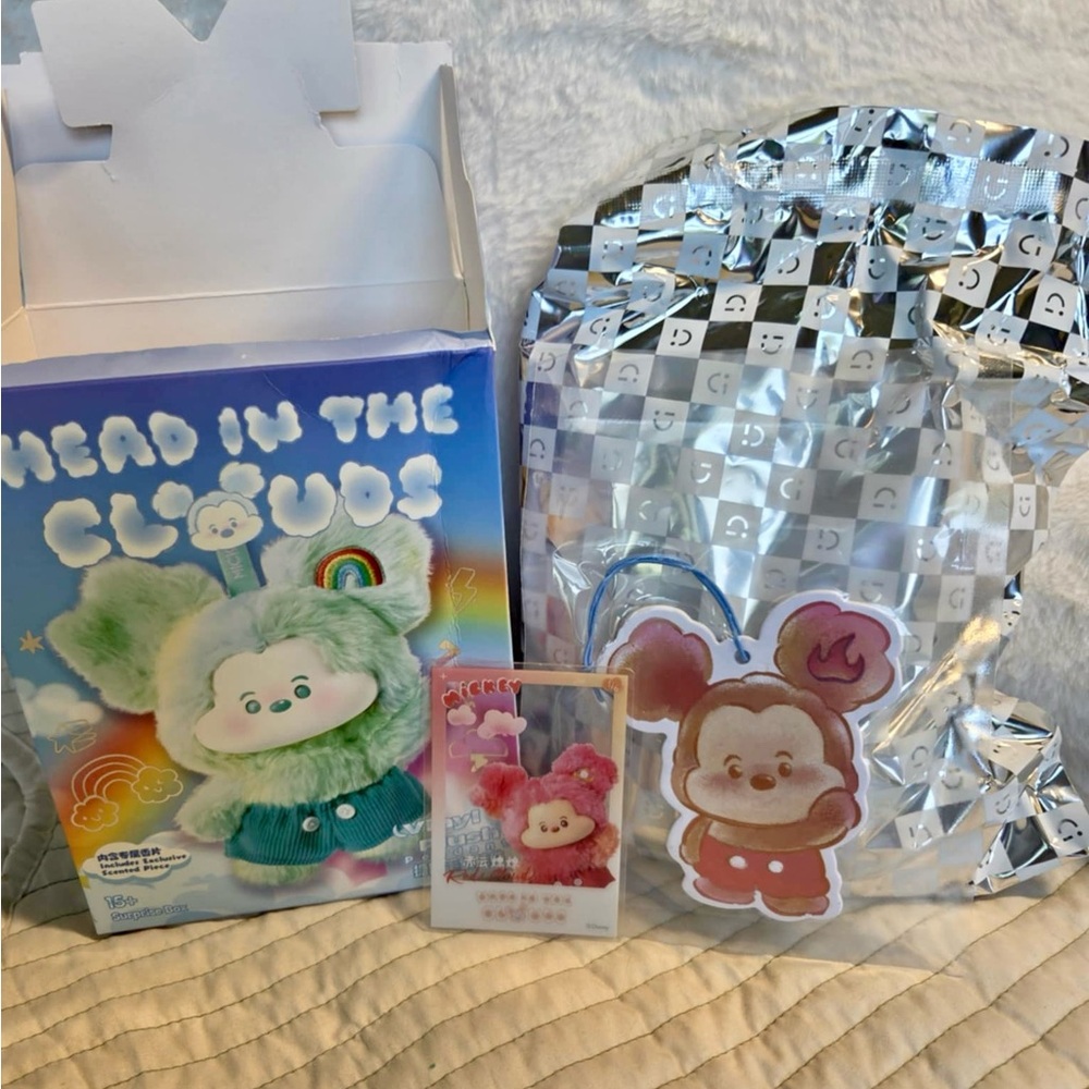 Head in the Clouds collectible pendant by Disney / Miniso - Red Cloud Confirmed